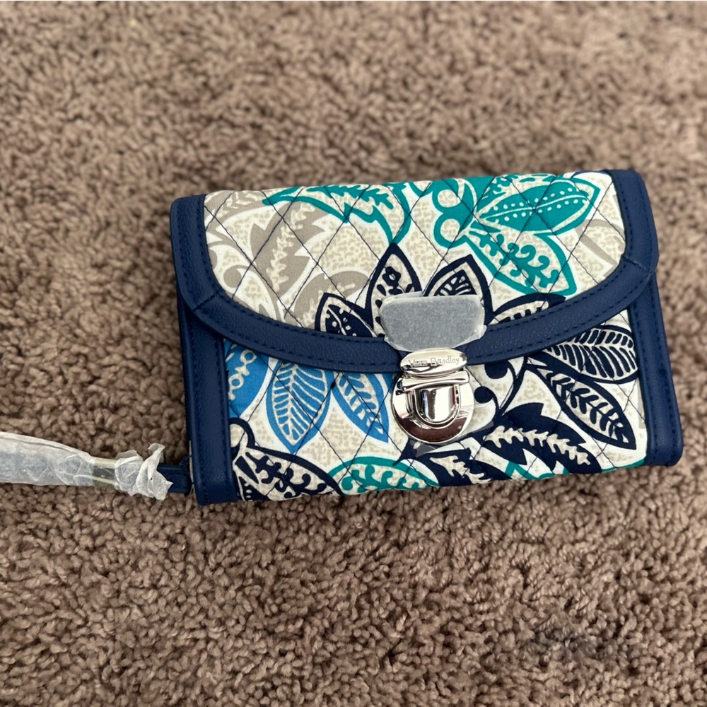 New with tags Vera bradley wristlet